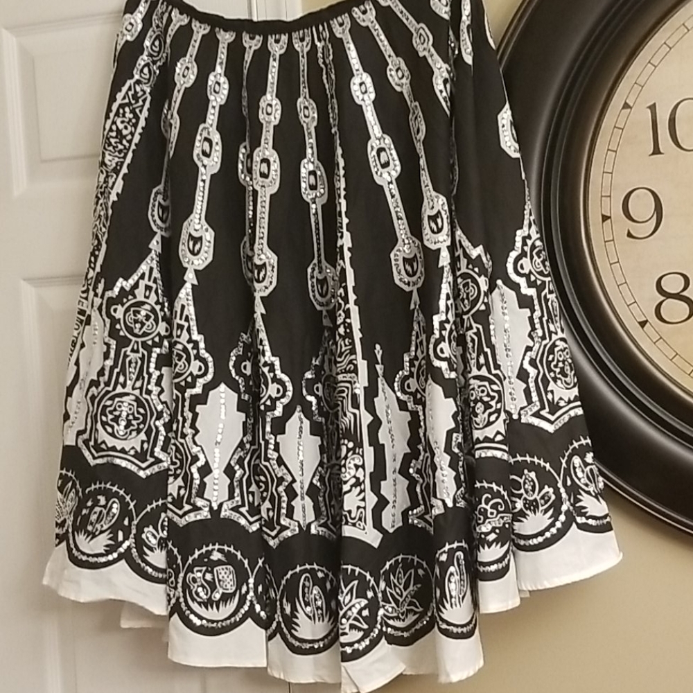 Fantastic WD NY Skirt - Picture 3 of 7